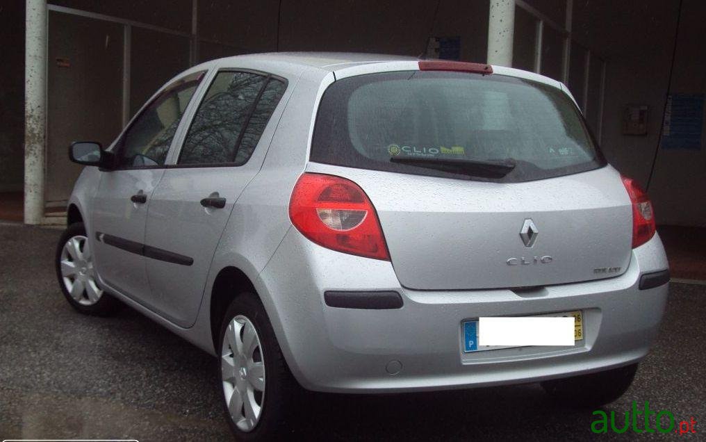 2006' Renault Clio 1.2 16 V Authentique photo #1