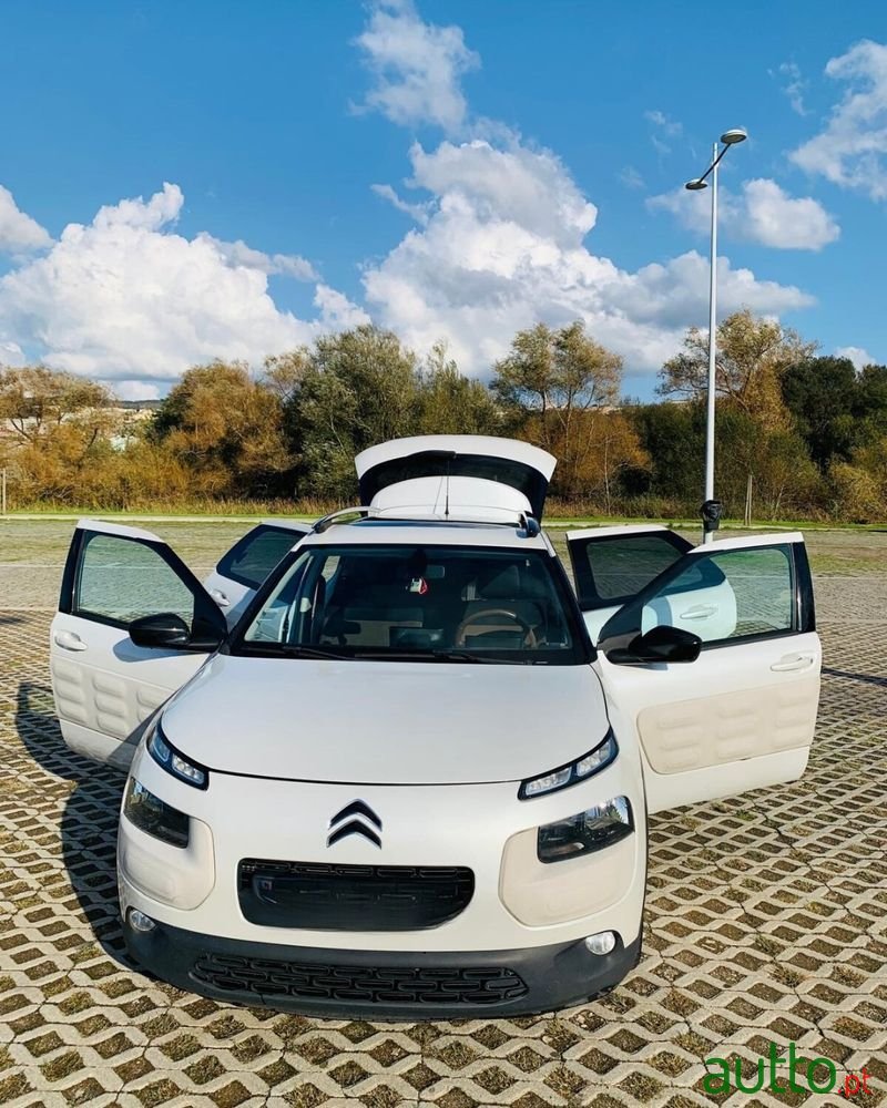 2016' Citroen C4 Cactus photo #1