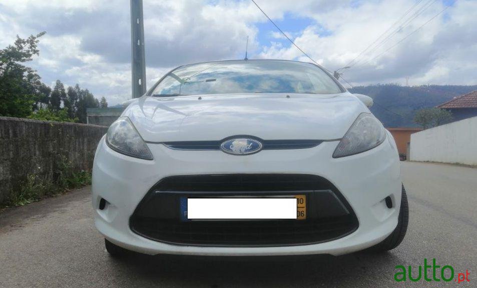 2010' Ford Fiesta photo #1