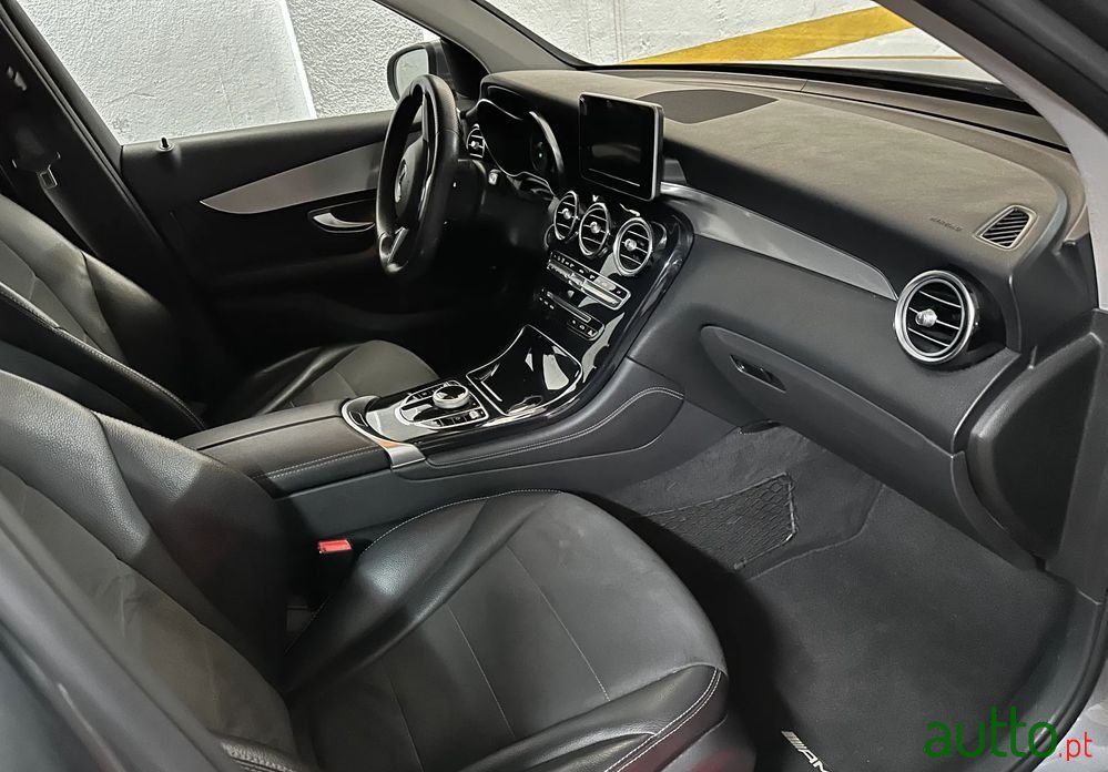 2017' Mercedes-Benz GLC 250 photo #5