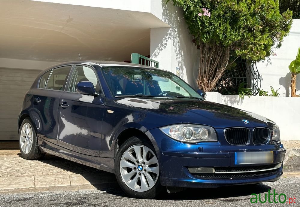 2011' BMW 120 D photo #2