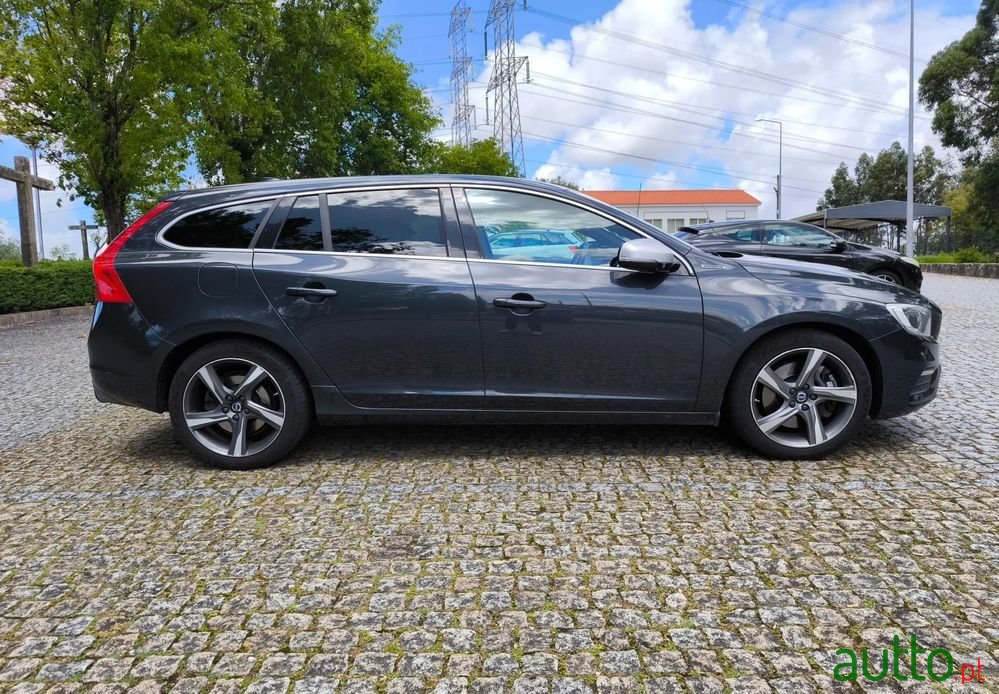 2015' Volvo V60 photo #6