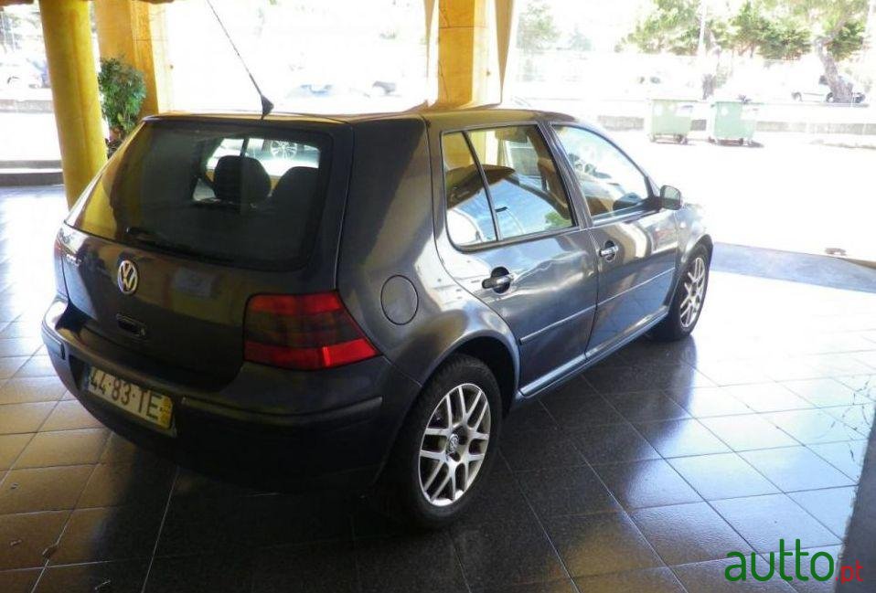 2002' Volkswagen Golf 1.6I 25 Anos photo #2
