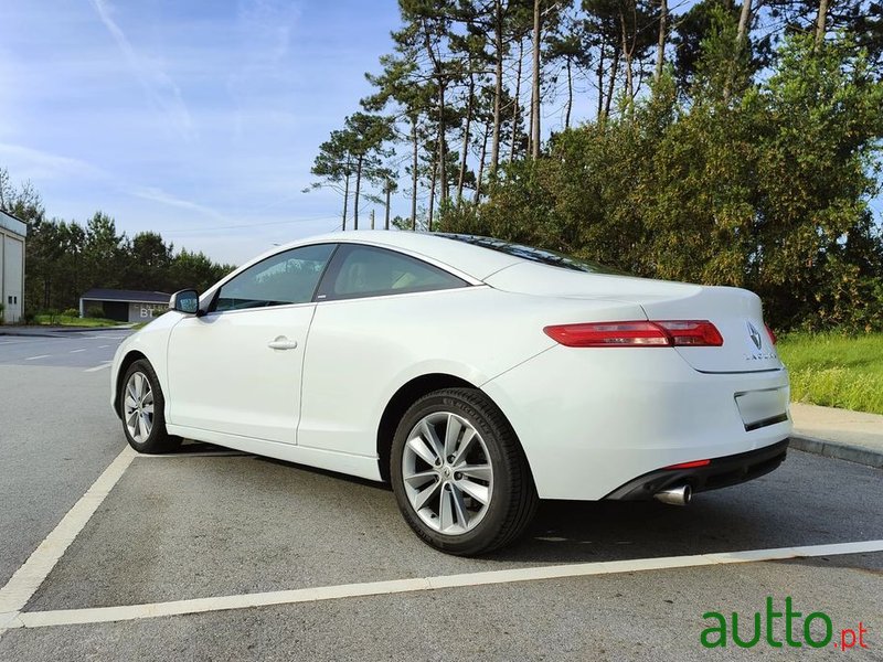 2013' Renault Laguna Coupe photo #4