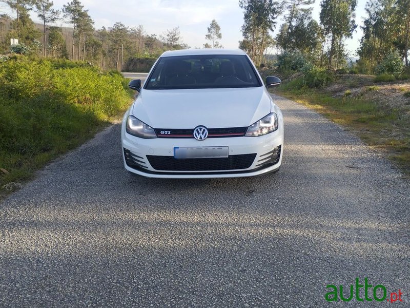 2013' Volkswagen Golf photo #6