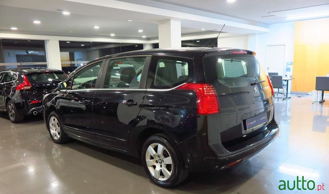 2014' Peugeot 5008 photo #5