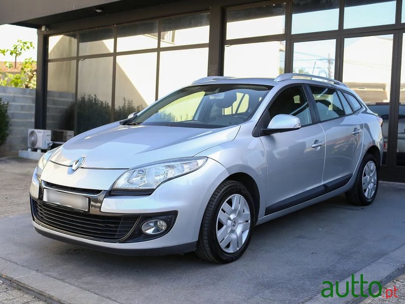 2013' Renault Megane Sport Tourer photo #1