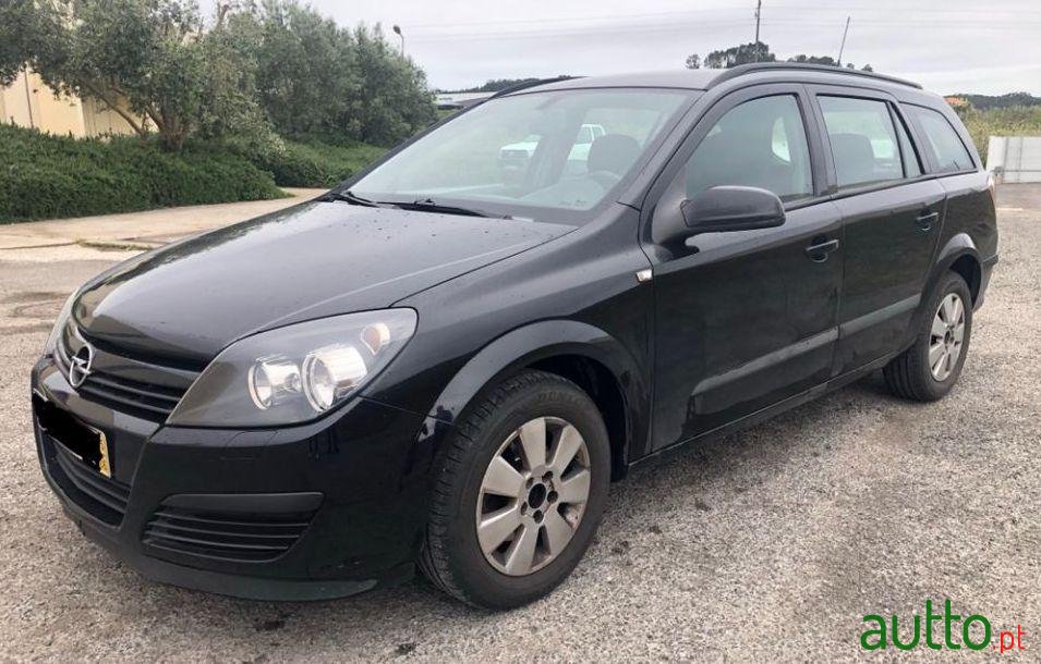 2005' Opel Astra Caravan photo #2