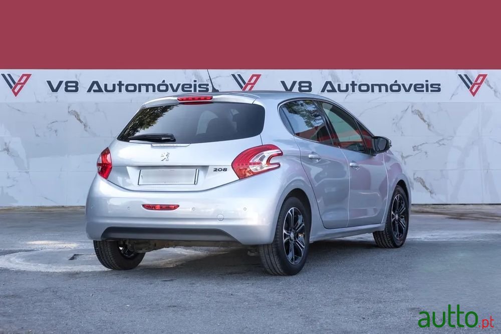 2015' Peugeot 208 photo #3