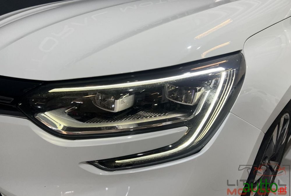 2021' Renault Megane Sport Tourer photo #6