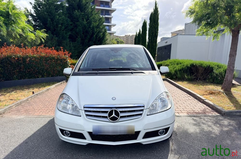 2010' Mercedes-Benz Classe A Cdi Avantgarde photo #3