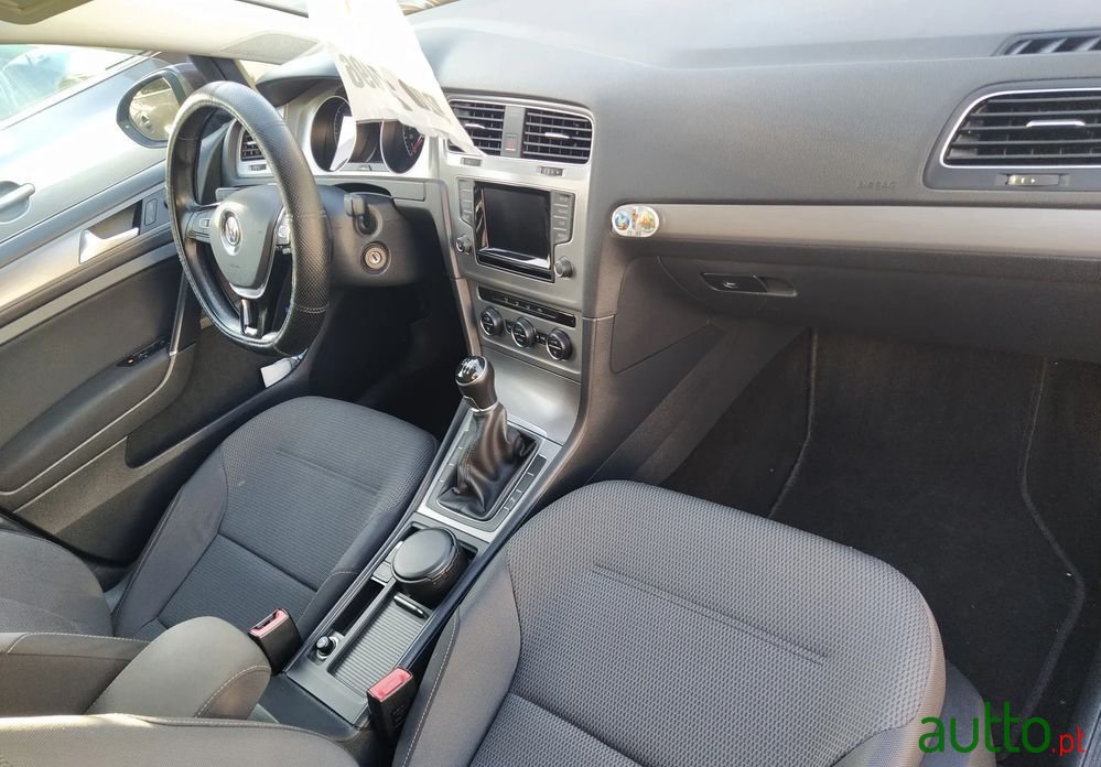 2015' Volkswagen Golf Variant photo #6