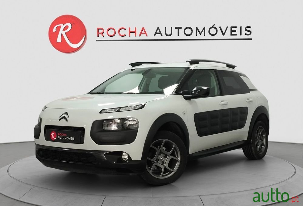 2018' Citroen C4 Cactus 1.2 Puretech Shine photo #1
