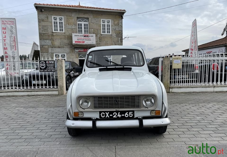 1990' Renault 4 photo #2