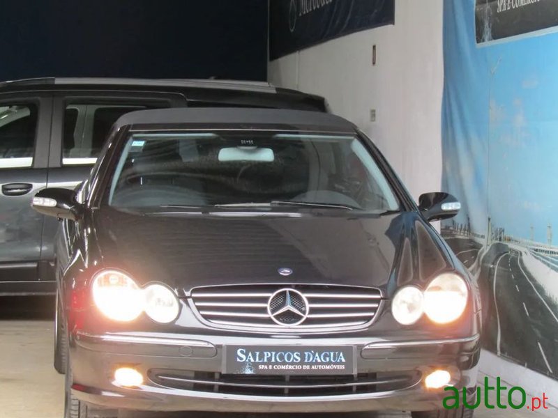 2004' Mercedes-Benz Clk-200 photo #2