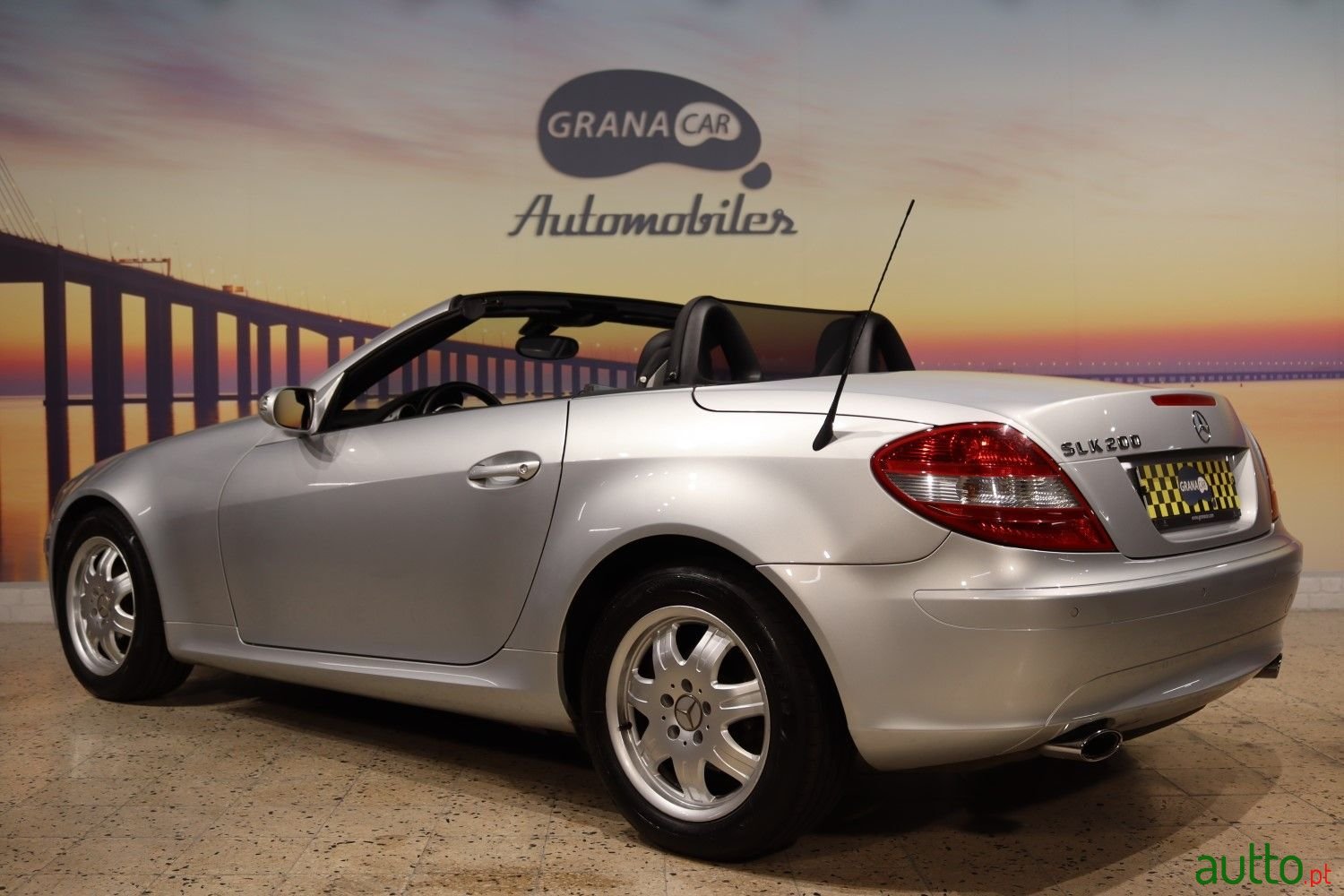 2005' Mercedes-Benz Slk-200 photo #2