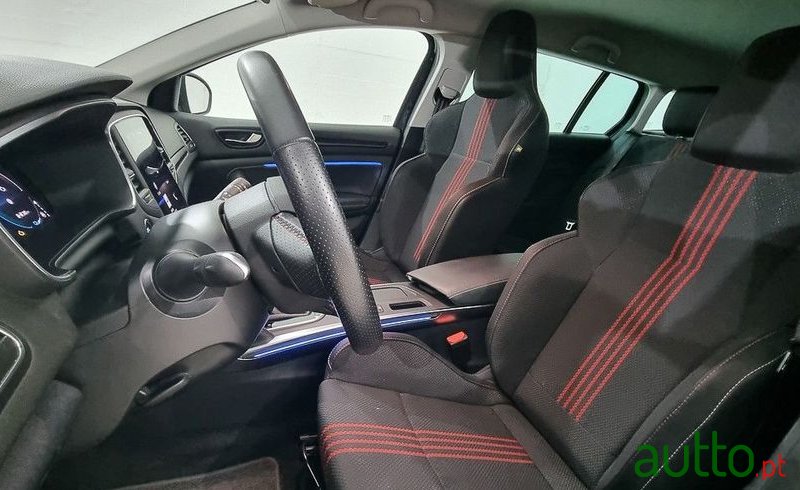 2021' Renault Megane photo #4