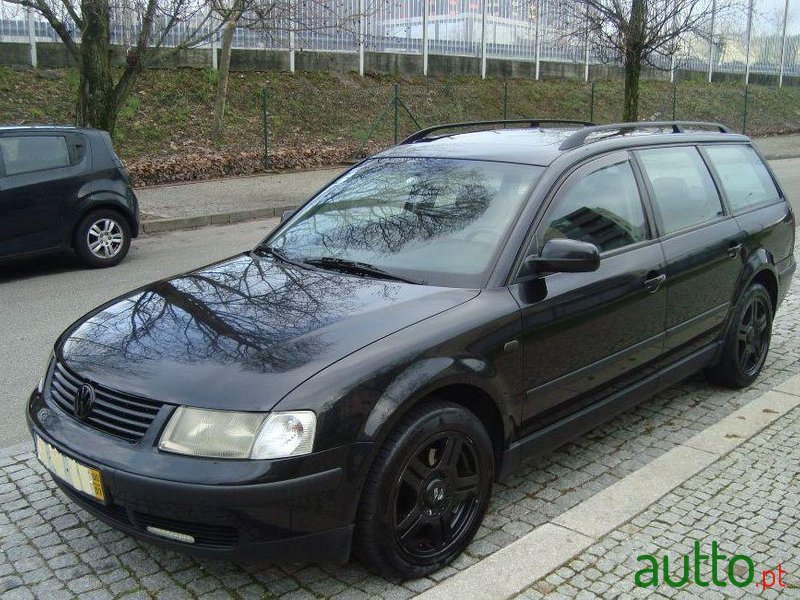 2000' Volkswagen Passat Variant photo #2