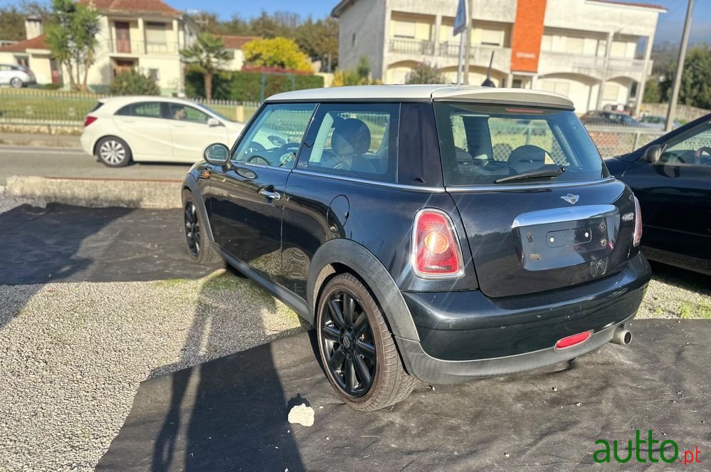 2007' MINI Cooper 3 Portas photo #5