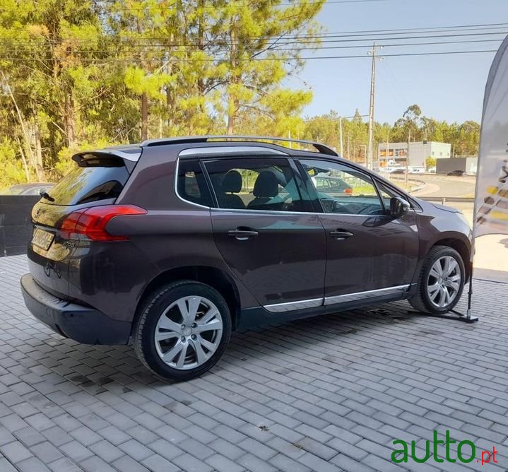 2013' Peugeot 2008 photo #3