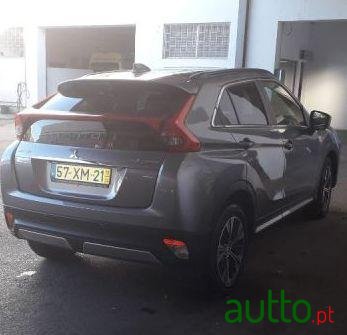 2019' Mitsubishi Eclipse photo #2