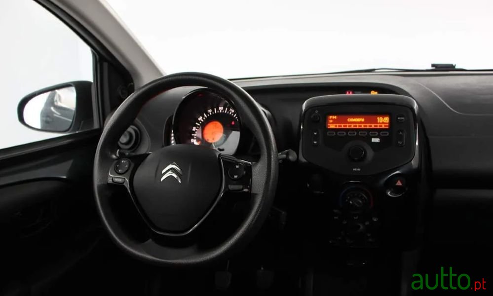 2021' Citroen C1 1.0 Vti Feel photo #2