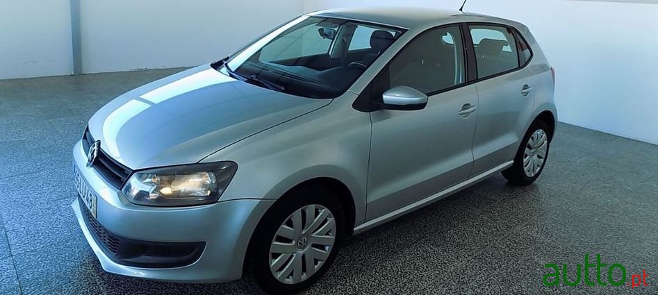 2011' Volkswagen Polo photo #2