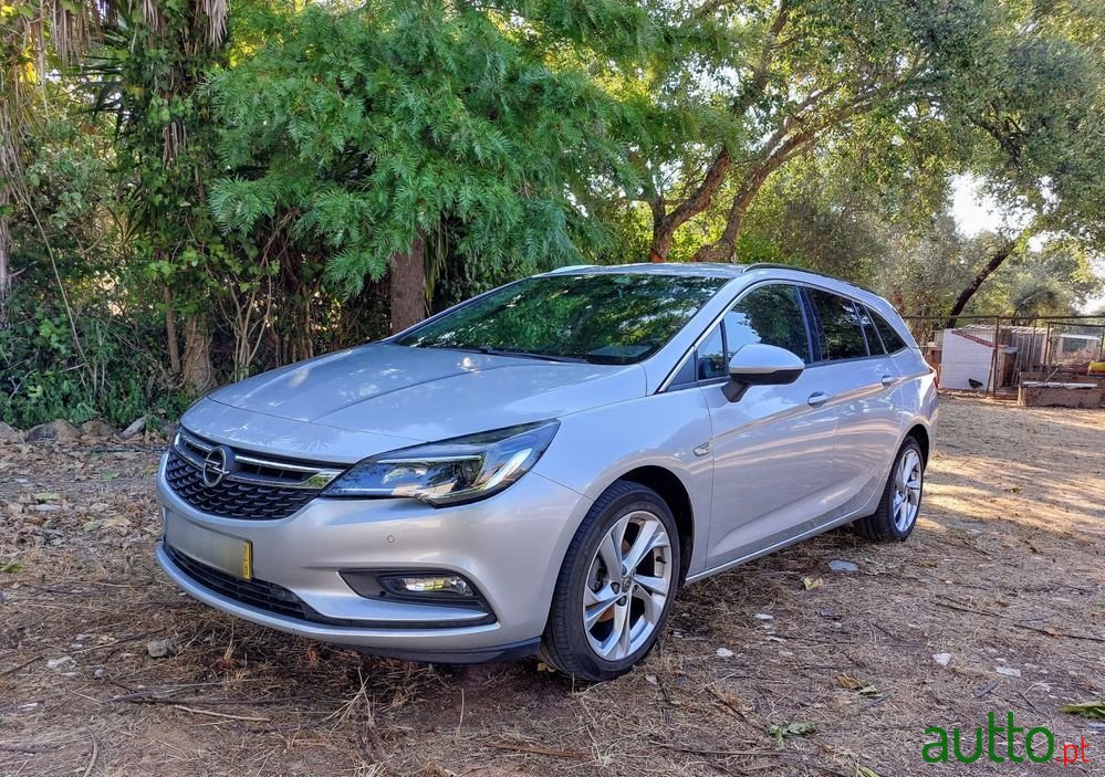 2017' Opel Astra Sports Tourer photo #1