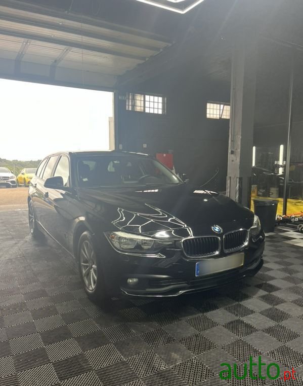 2016' BMW 320 D Touring Advantage photo #4