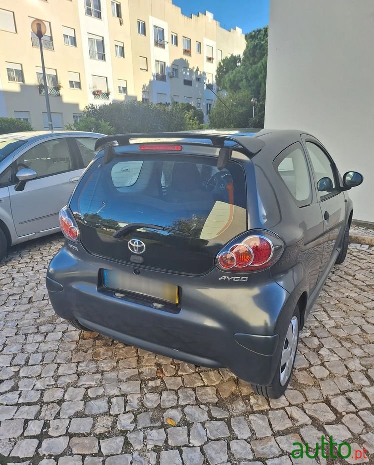 2010' Toyota Aygo 1.0 photo #2