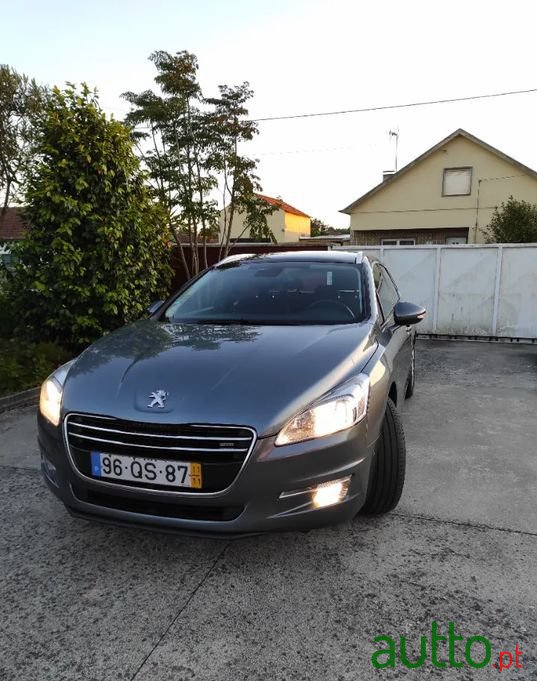 2011' Peugeot 508 Sw photo #1