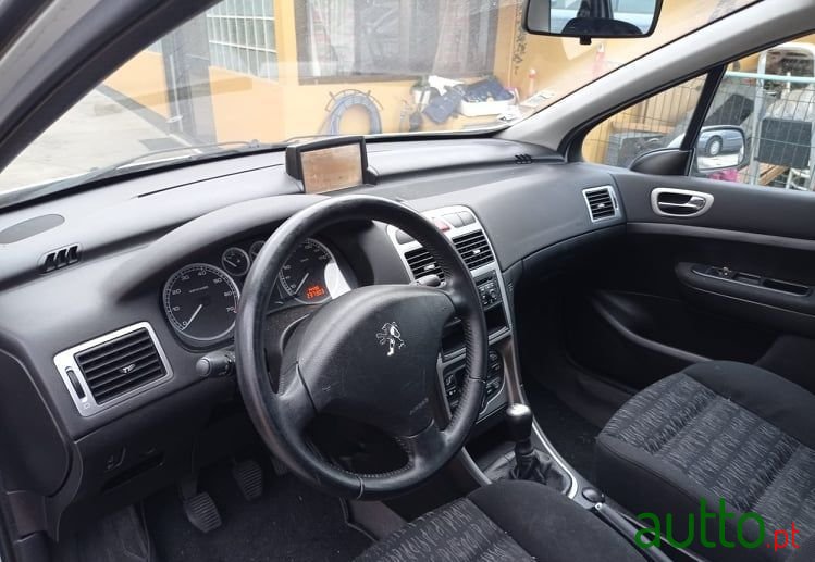 2004' Peugeot 307 Break photo #6