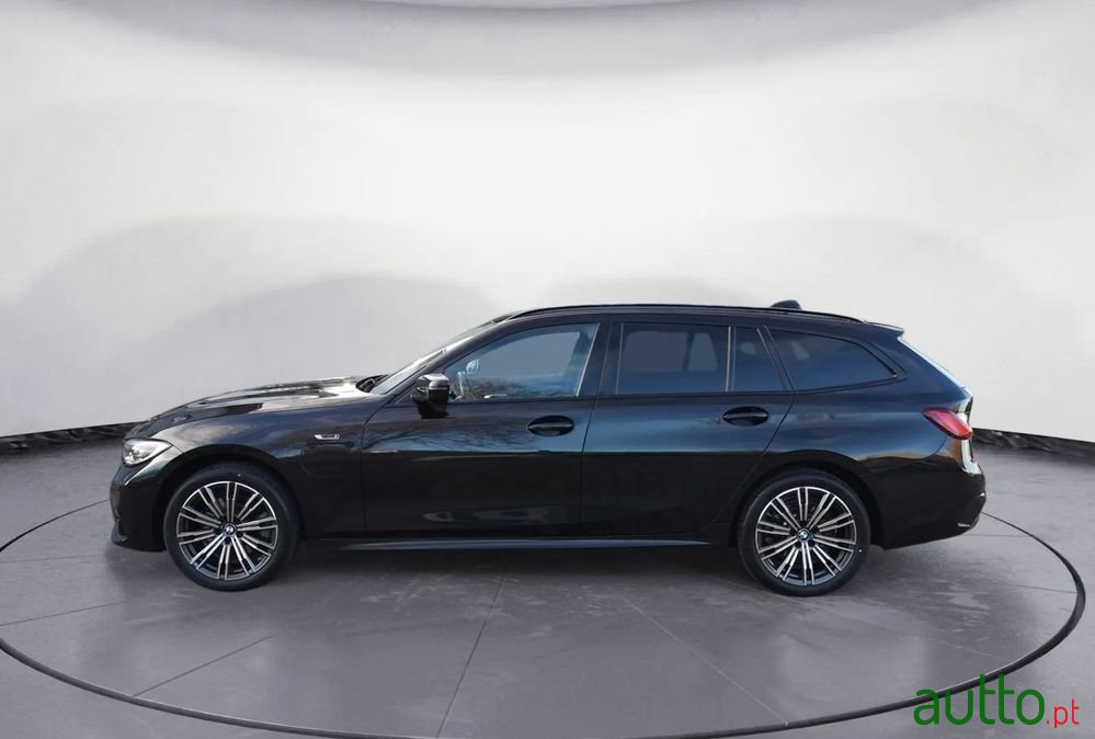 2021' BMW Série 3 photo #2