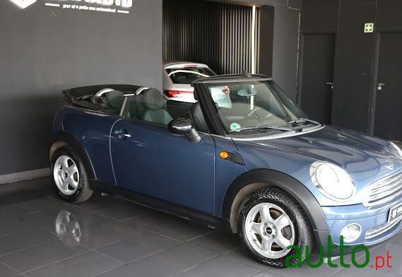 2009' MINI Cooper 3 Portas photo #4