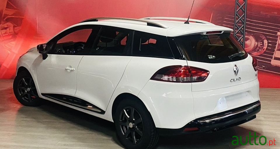 2014' Renault Clio Sport Tourer photo #3