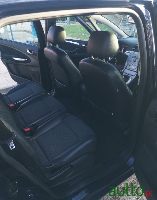 2007' Ford S-Max photo #4