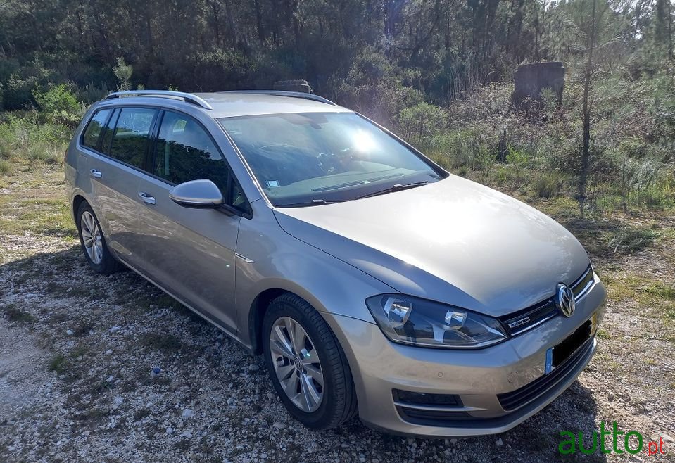 2015' Volkswagen Golf Variant photo #2