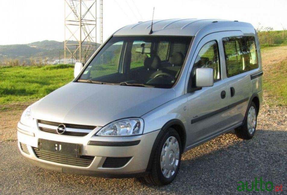 2006' Opel Combo Tour 1.3 Cdti photo #1