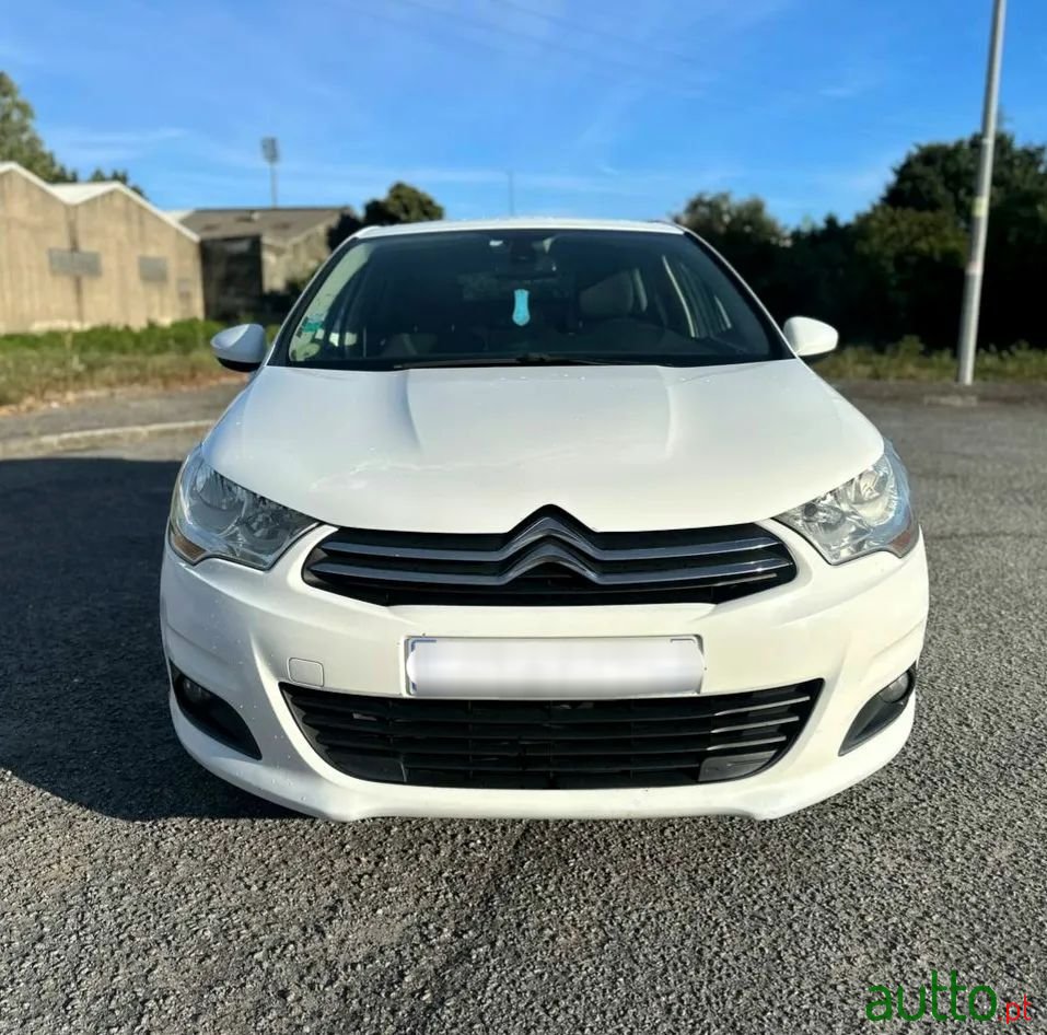 2012' Citroen C4 photo #3