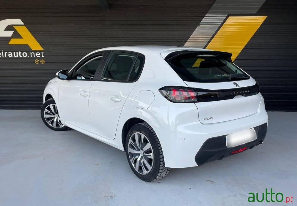 2020' Peugeot 208 photo #2