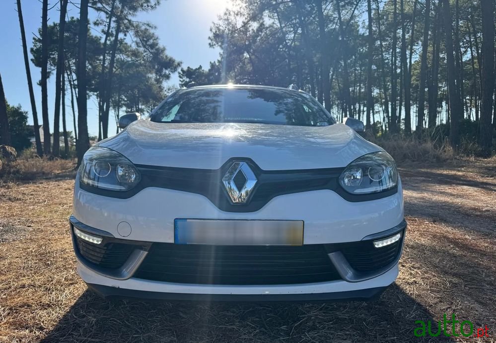 2015' Renault Megane Sport Tourer photo #2