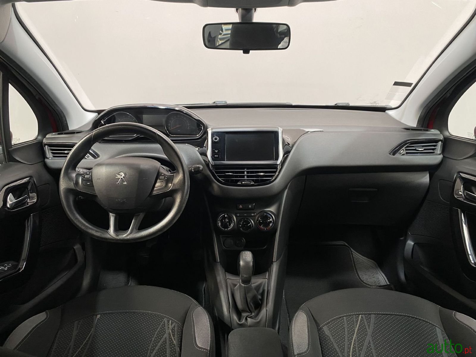 2013' Peugeot 208 photo #5