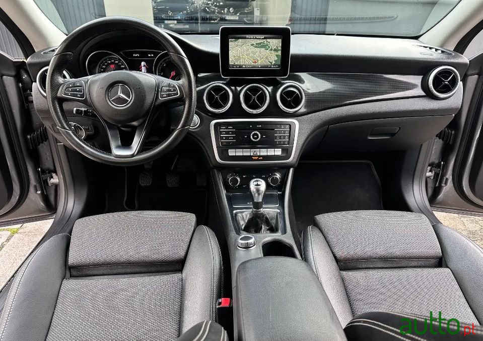 2017' Mercedes-Benz Cla-180 photo #5
