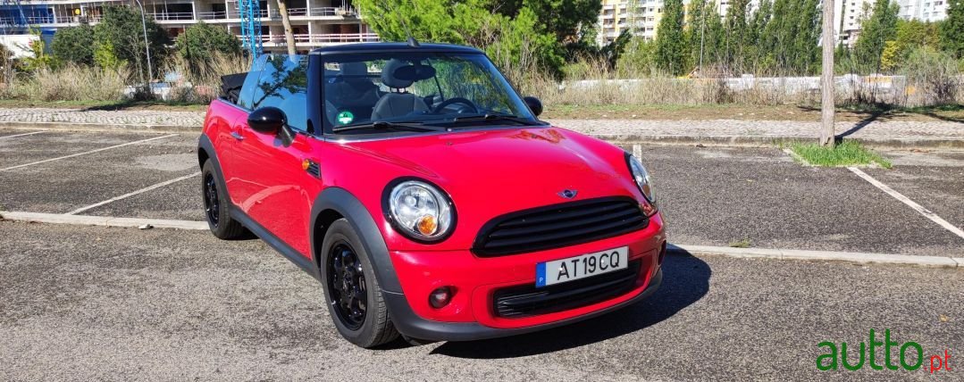 2011' MINI Cabrio photo #1