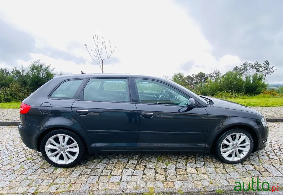 2011' Audi A3 Sportback photo #3