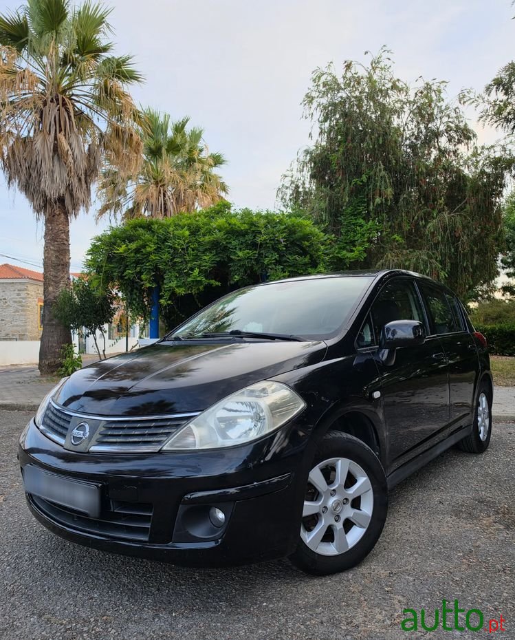 2009' Nissan Tiida 1.5 Dci Acenta Pack photo #2