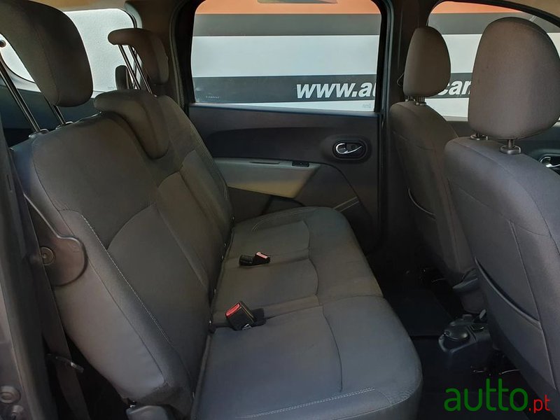 2015' Dacia Lodgy photo #5