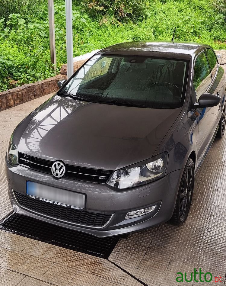 2013' Volkswagen Polo photo #3