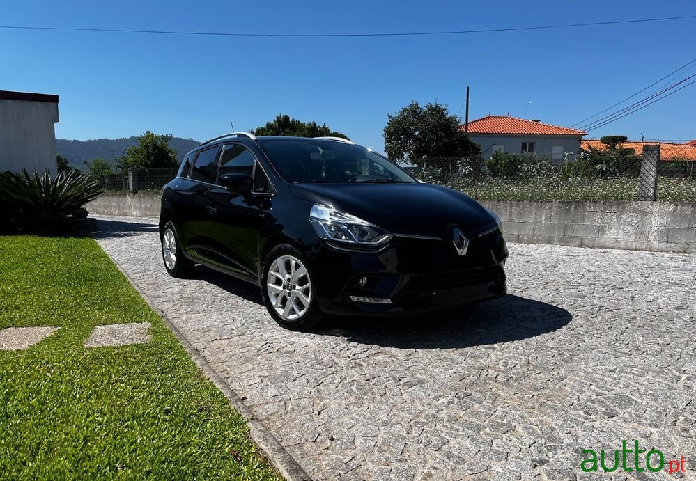 2019' Renault Clio Sport Tourer photo #2