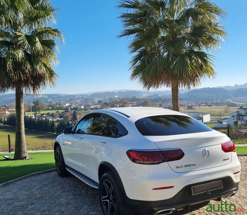 2021' Mercedes-Benz Classe Glc photo #6